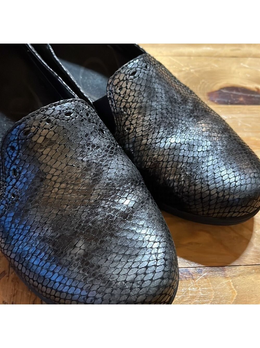aravon Adalyn Slip On Grey Black Snake Skin Flat Loafer 9 - Picture 8 of 13